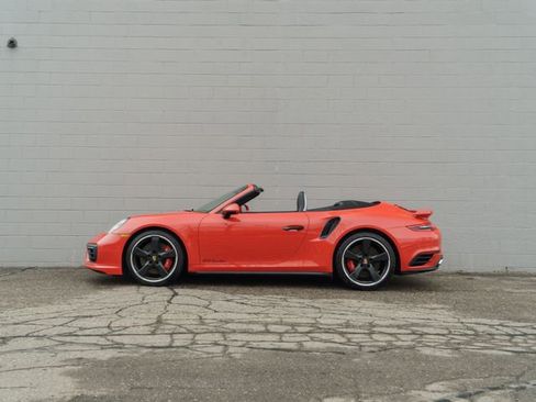 Certified 2019 Porsche 911 Turbo AWD/4WD image 2