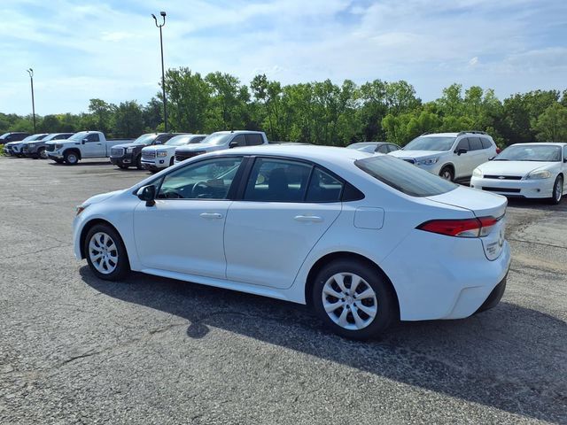 Used 2024 Toyota Corolla LE FWD image 9