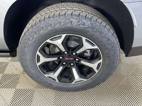 New 2026 GMC Yukon XL AT4 w/ AT4 Premium Package AWD/4WD image 17