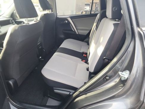 Used 2018 Toyota RAV4 AWD Hybrid image 14