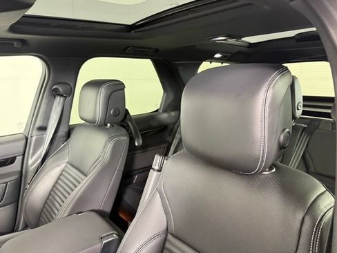 New 2025 Land Rover Discovery S AWD/4WD image 6