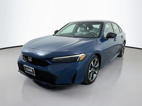 Used 2025 Honda Civic Sport Touring image 3