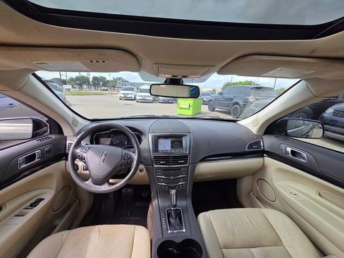 Used 2016 Lincoln MKT AWD w/ Equipment Group 201A image 7
