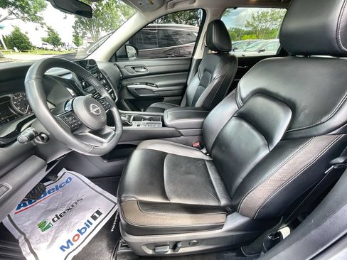 Used 2023 Nissan Pathfinder SL FWD image 19