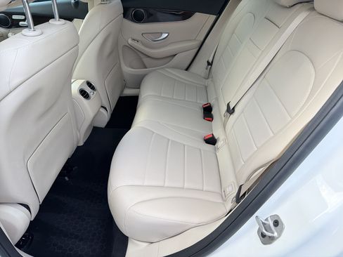 Used 2022 Mercedes-Benz GLC 300 image 19