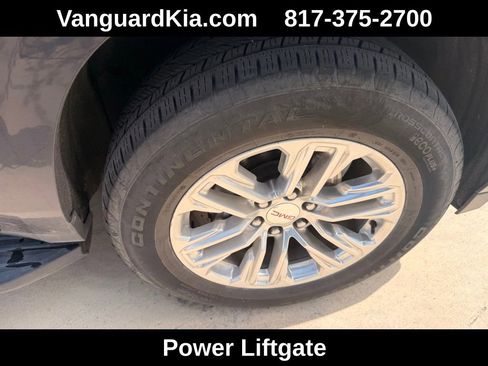 Used 2023 GMC Yukon SLT AWD/4WD image 11
