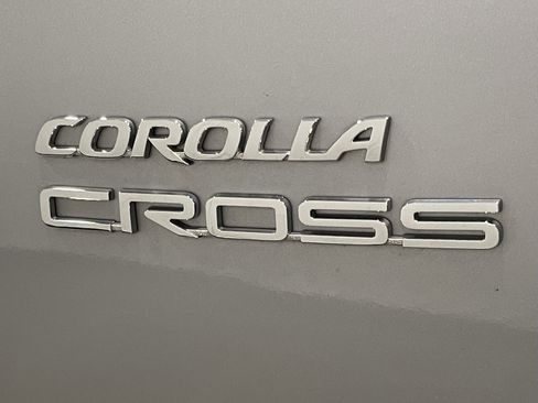 Used 2023 Toyota Corolla Cross LE AWD/4WD image 24