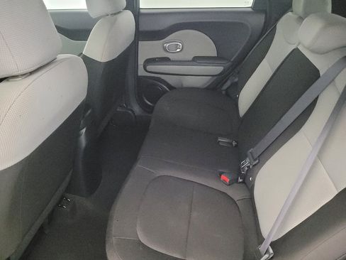 Used 2018 Kia Soul FWD image 18