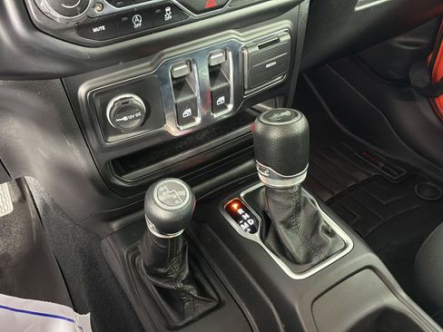 Used 2023 Jeep Wrangler Sport AWD/4WD image 36
