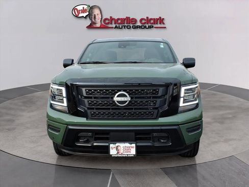Used 2024 Nissan Titan SV w/ SV Bronze Edition Package image 9
