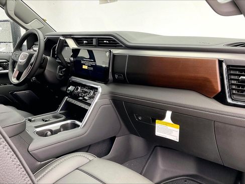 New 2026 GMC Sierra 2500 Denali w/ Denali Reserve Package image 6