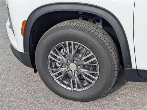 New 2026 Chevrolet Traverse LT image 7