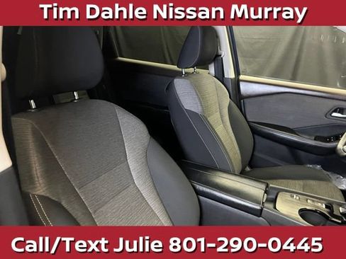 Used 2023 Nissan Rogue SV FWD image 16