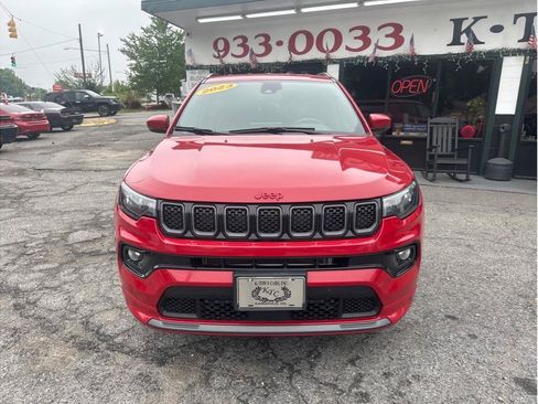 Used 2023 Jeep Compass Limited AWD/4WD image 2