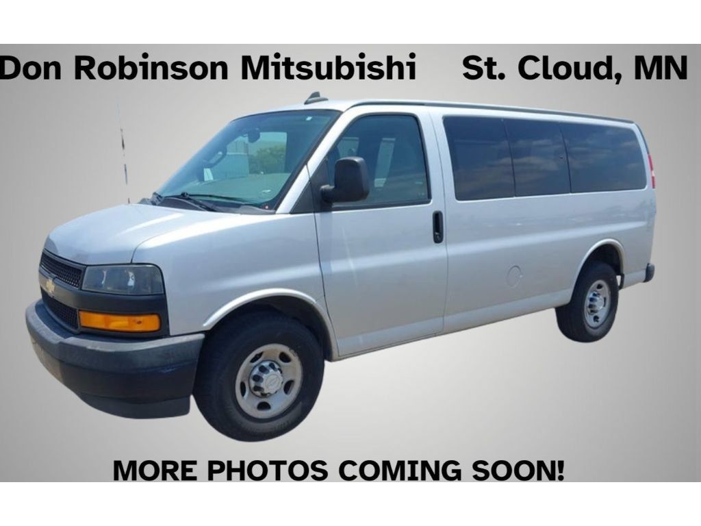 Used 2018 Chevrolet Express 2500 LS w/ Driver Convenience Package RWD image 1