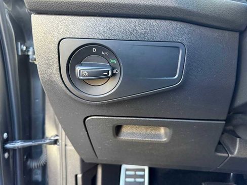 Used 2023 Volkswagen Tiguan SE R-Line image 14