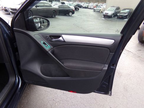 Used 2013 Volkswagen Golf TDI FWD image 23
