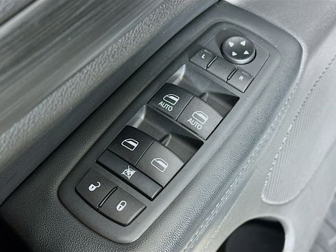 Used 2020 Jeep Grand Cherokee Altitude image 18