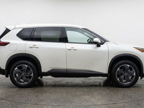 Used 2025 Nissan Rogue SV AWD/4WD image 11