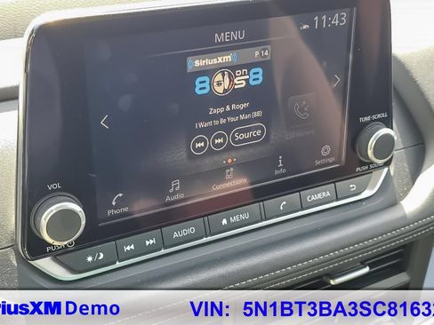 Used 2025 Nissan Rogue SV FWD image 23