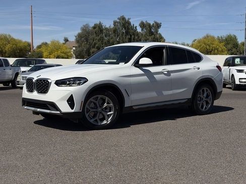 Used 2023 BMW X4 xDrive30i w/ Convenience Package AWD/4WD image 2
