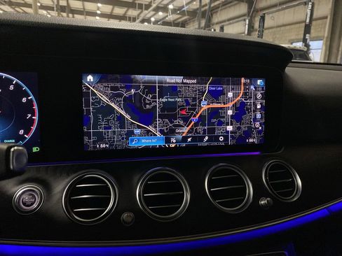 Used 2022 Mercedes-Benz E 450 4MATIC Sedan image 7