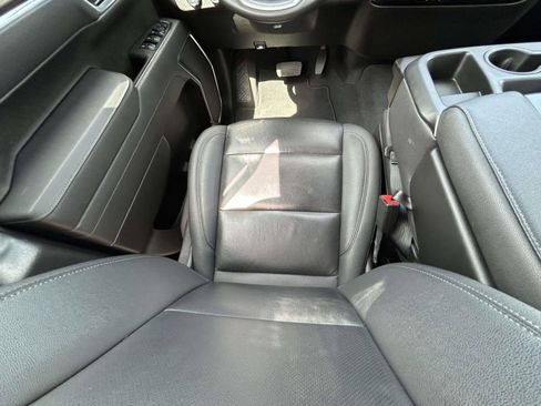 Used 2025 GMC Sierra 1500 SLT image 13