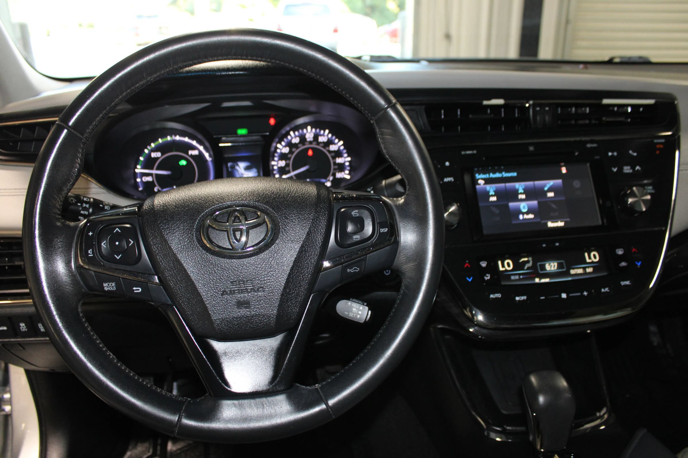 Used 2015 Toyota Avalon Limited w/ Technology Package FWD image 22