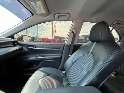 Used 2021 Toyota Camry SE FWD image 24