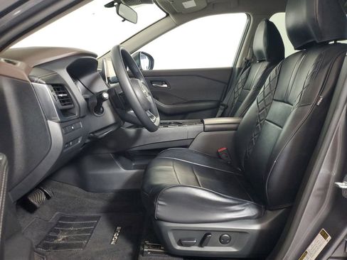 Used 2023 Nissan Rogue SV image 11
