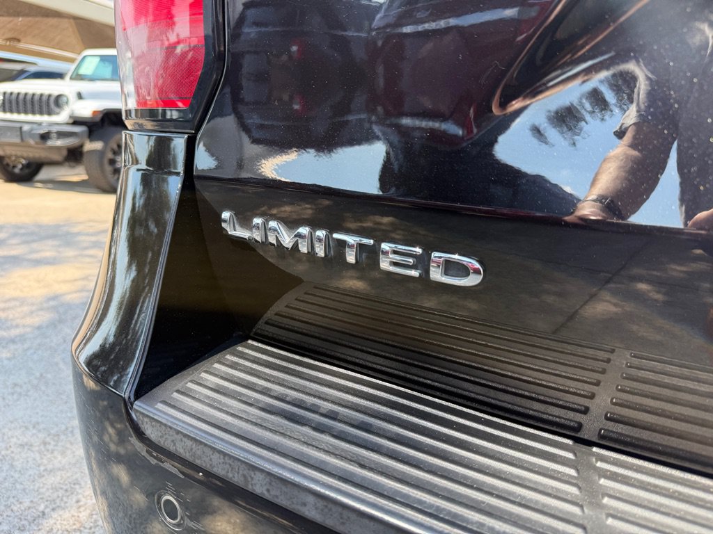 Used 2019 Ford Expedition Max Limited w/ Texas Edition Package RWD image 9