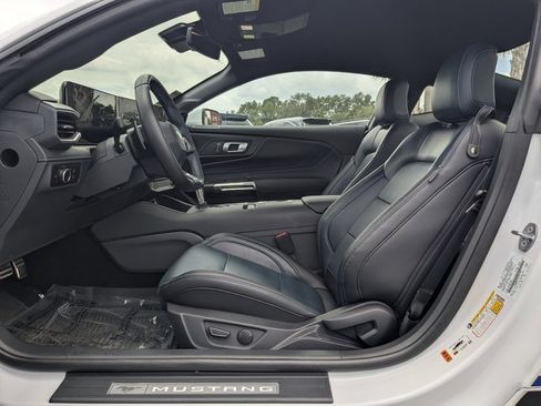 Used 2025 Ford Mustang GT Premium RWD image 19