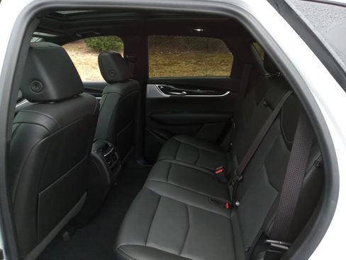 Used 2022 Cadillac XT5 Premium Luxury w/ LPO, ONYX Package image 24