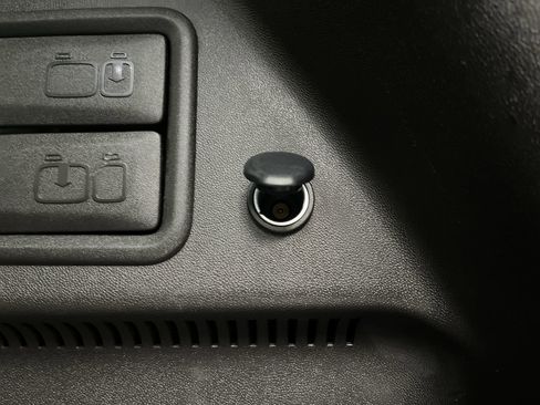 Used 2018 Chevrolet Equinox Premier image 33