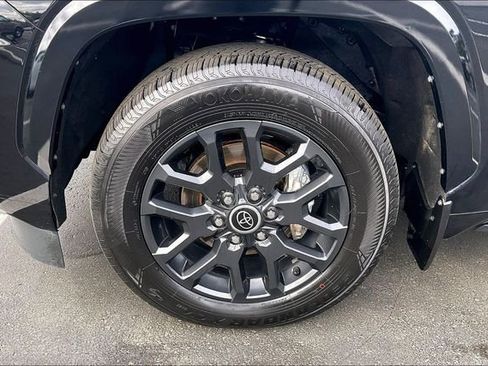 Used 2023 Toyota Sequoia Platinum image 9