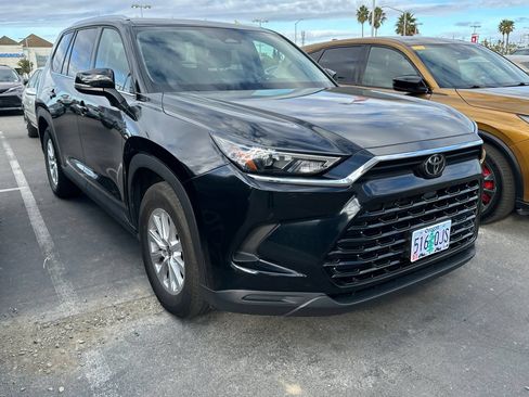 Certified 2025 Toyota Grand Highlander AWD image 2