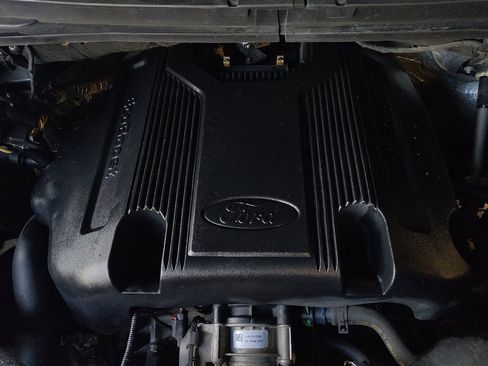 Used 2019 Ford Expedition XLT w/ Equipment Group 202A image 30