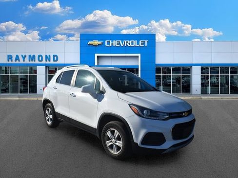 Used 2019 Chevrolet Trax LT w/ LT Convenience Package AWD/4WD image 1