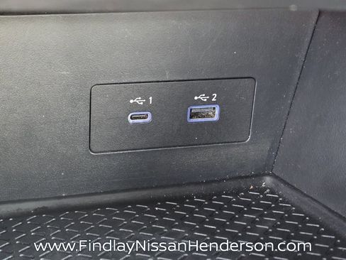 Used 2024 Nissan Pathfinder SV image 26