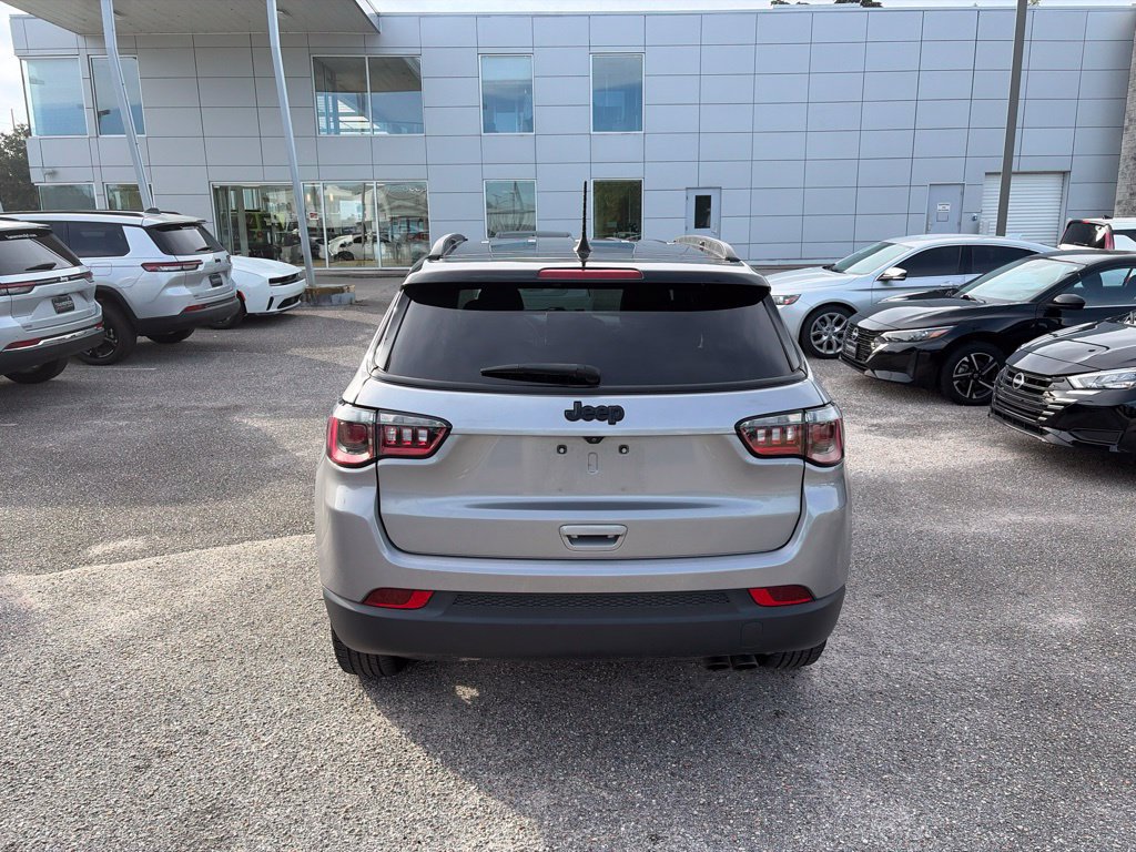 Used 2022 Jeep Compass Latitude w/ Convenience Group FWD image 6