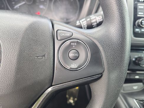 Used 2022 Honda HR-V LX image 22