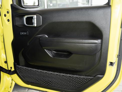 Used 2023 Jeep Wrangler Sport S image 41