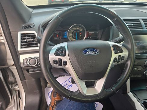 Used 2014 Ford Explorer XLT w/ Equipment Group 202A image 12