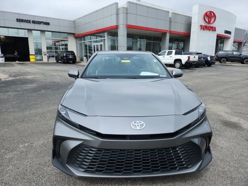 Certified 2025 Toyota Camry SE image 2