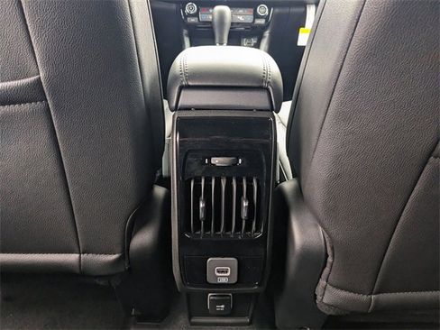 New 2025 Jeep Compass Limited image 10