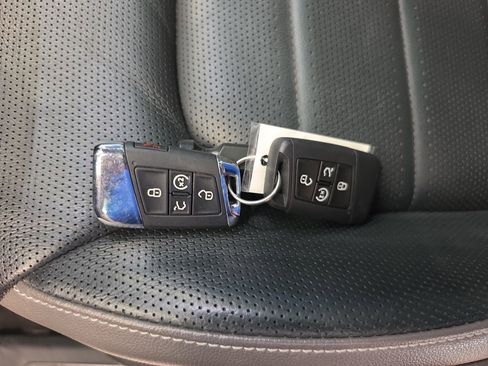 Used 2022 Volkswagen Atlas SEL Premium AWD/4WD image 37