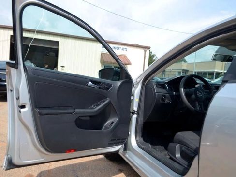 Used 2014 Volkswagen Jetta S FWD image 26