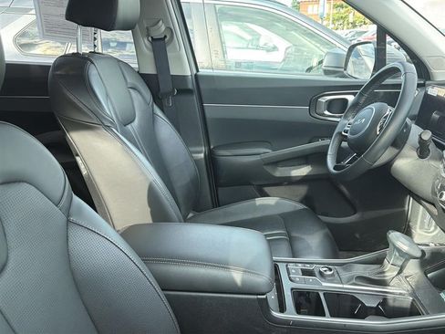 Used 2025 Kia Sorento S w/ Panoramic Sunroof Package AWD/4WD image 9