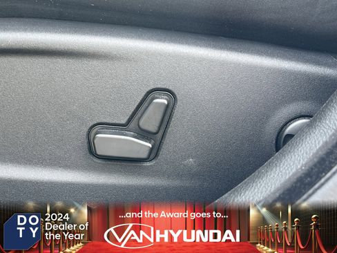 Used 2023 Chrysler 300 Touring w/ Sport Appearance Package image 24