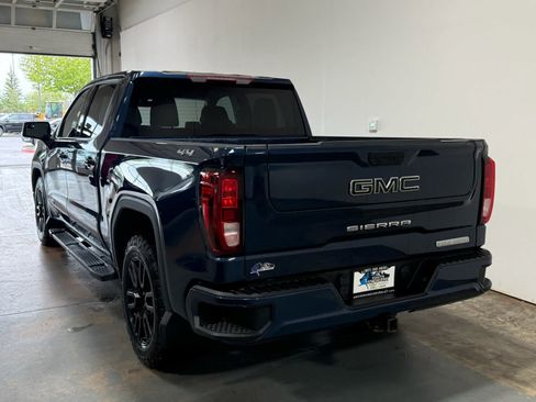 Used 2022 GMC Sierra 1500 Elevation w/ LPO, Elevation Black Package AWD/4WD image 3